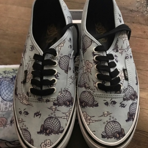 places that sell vans